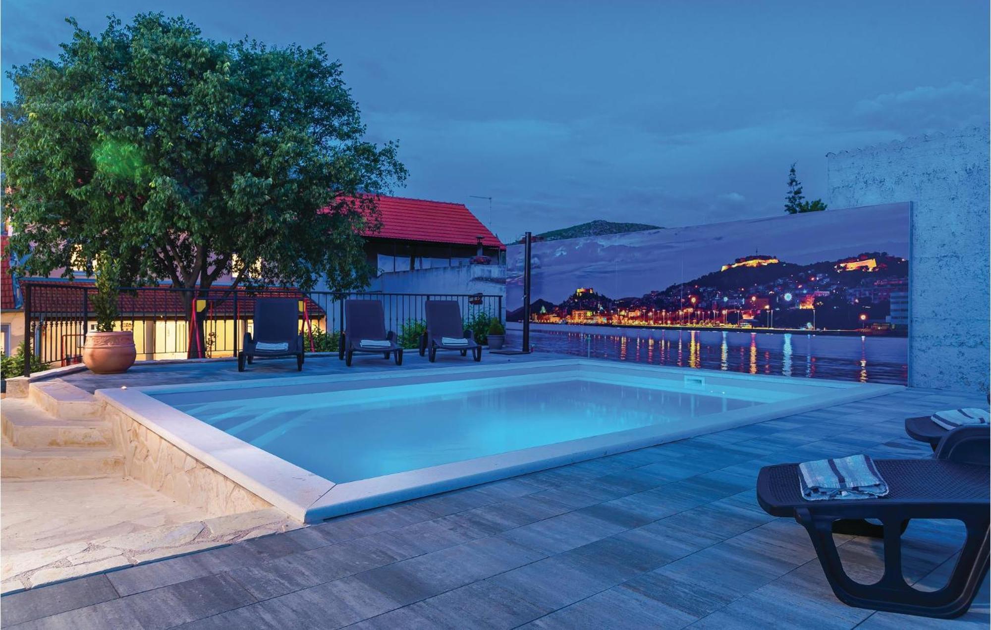 Amazing Home In Bilice With Outdoor Swimming Pool 希贝尼克 外观 照片